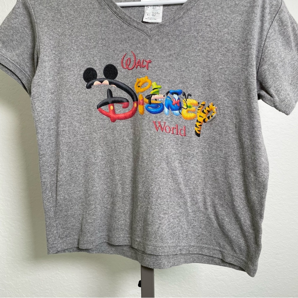 Walt Disney World Vintage Y2K Grey V-Neck Short Sleeve Top Size Small - Picture 7 of 11